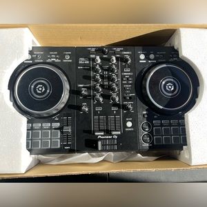 Pioneer DJ DDJ-400 for Rekordbox.